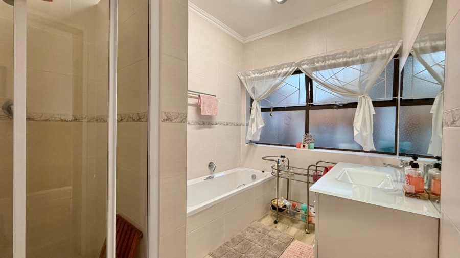 4 Bedroom Property for Sale in The Palms Western Cape